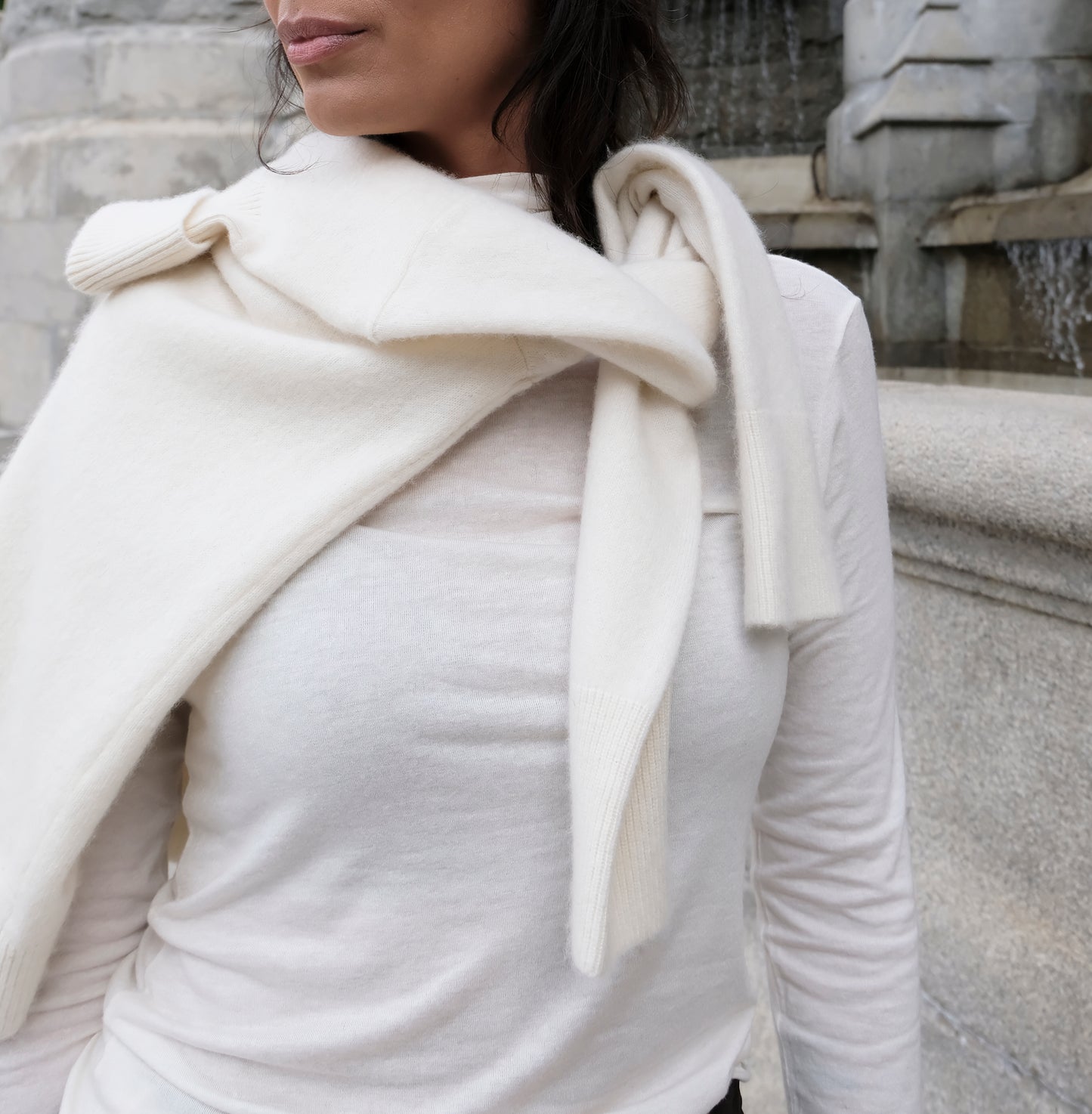TURTLE NECK CASHMERE SWEATER