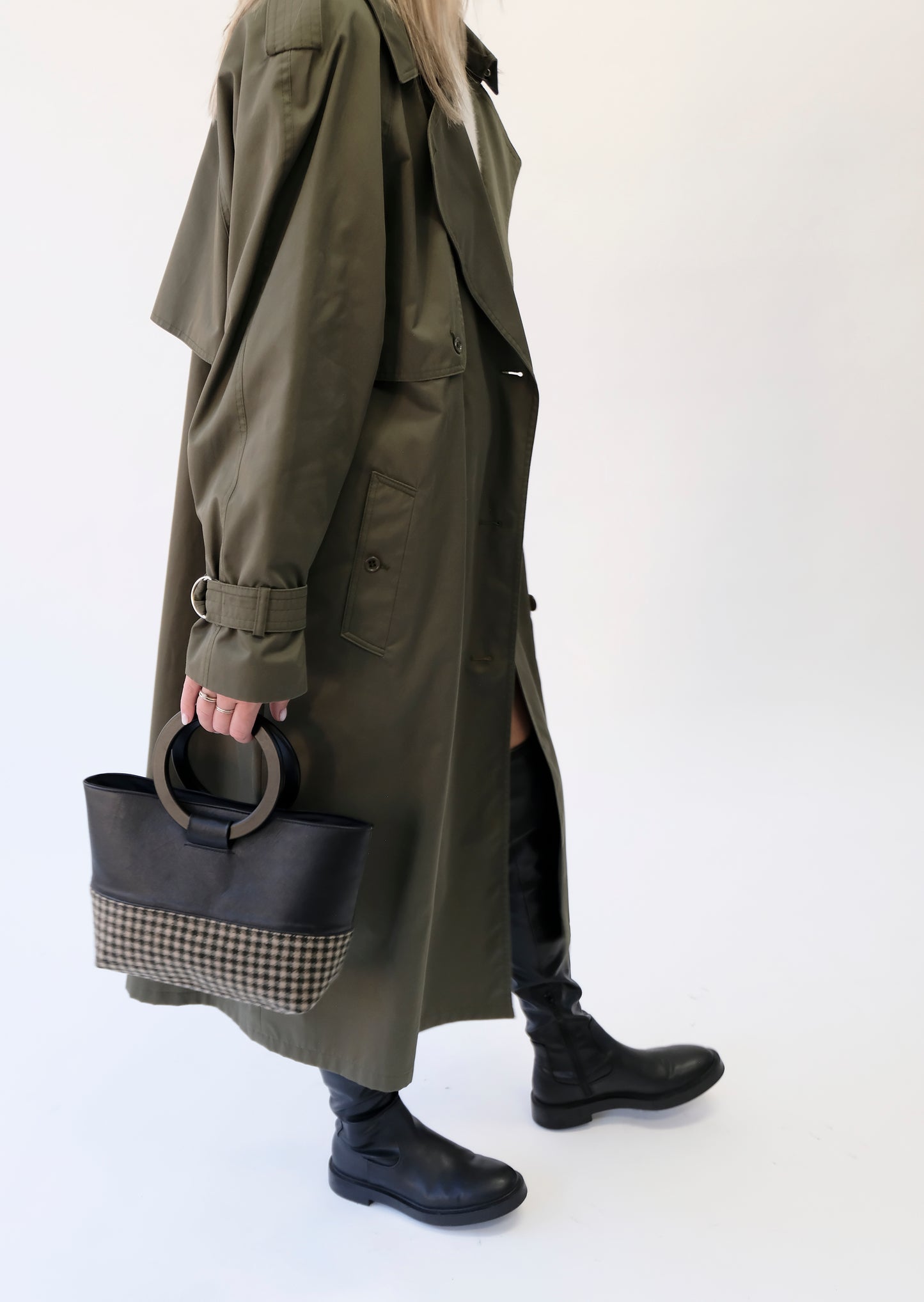 HANDBAG WITH ROUND HANDLES