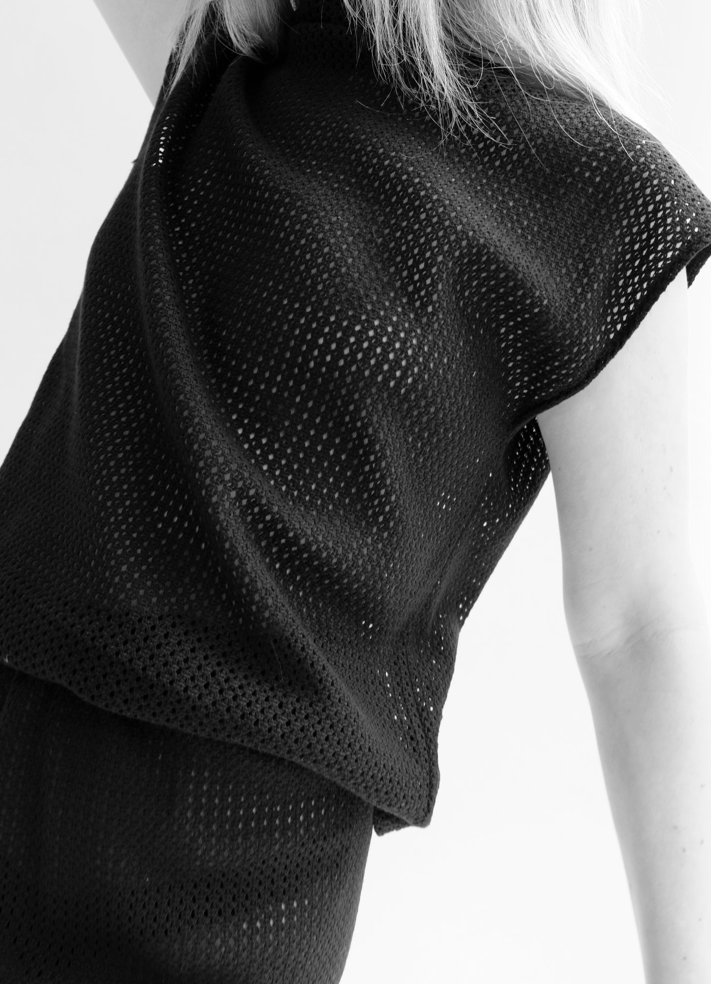 HIGH NECK MESH T-SHIRT