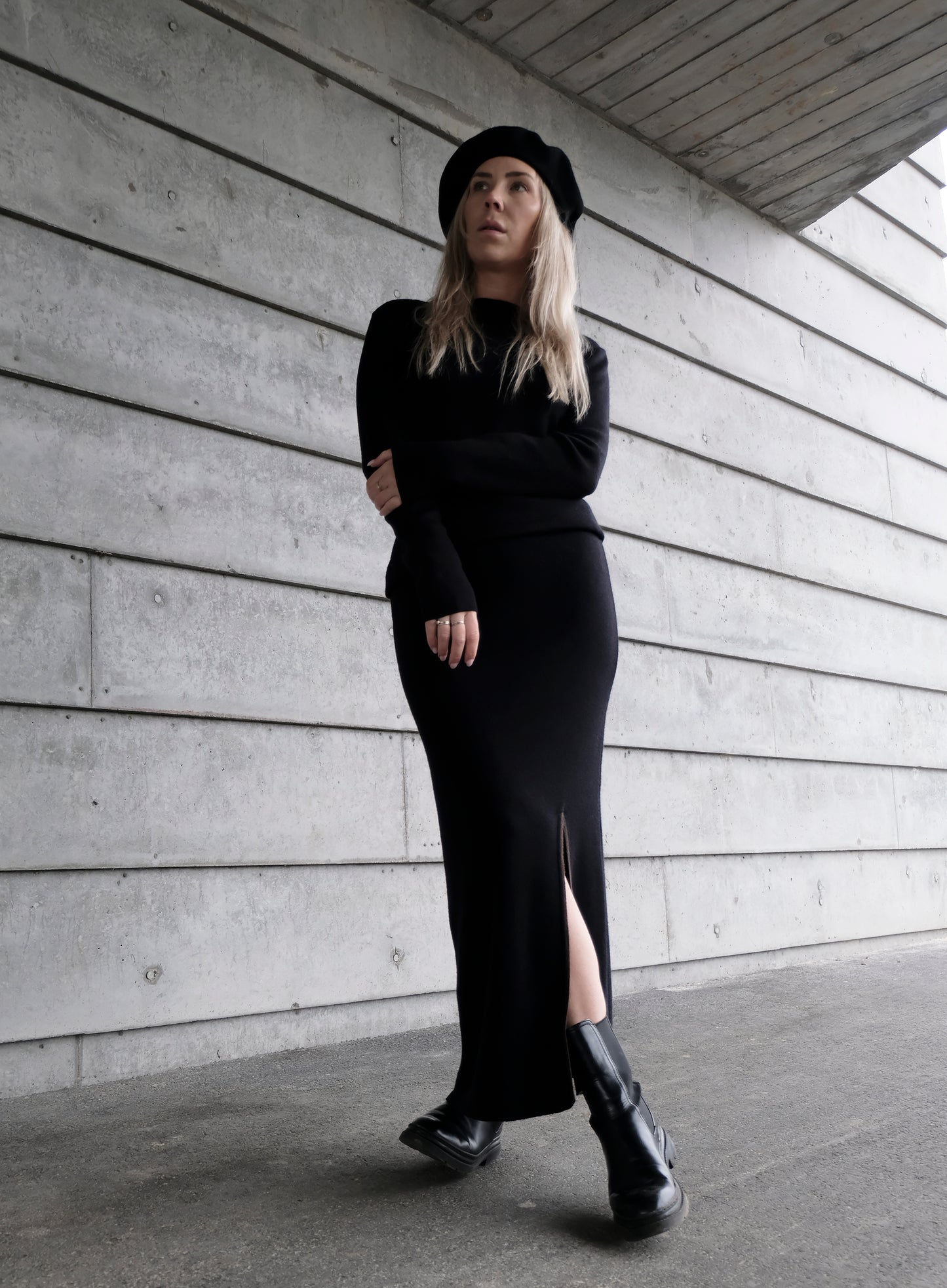 BLACK WOOL BERET