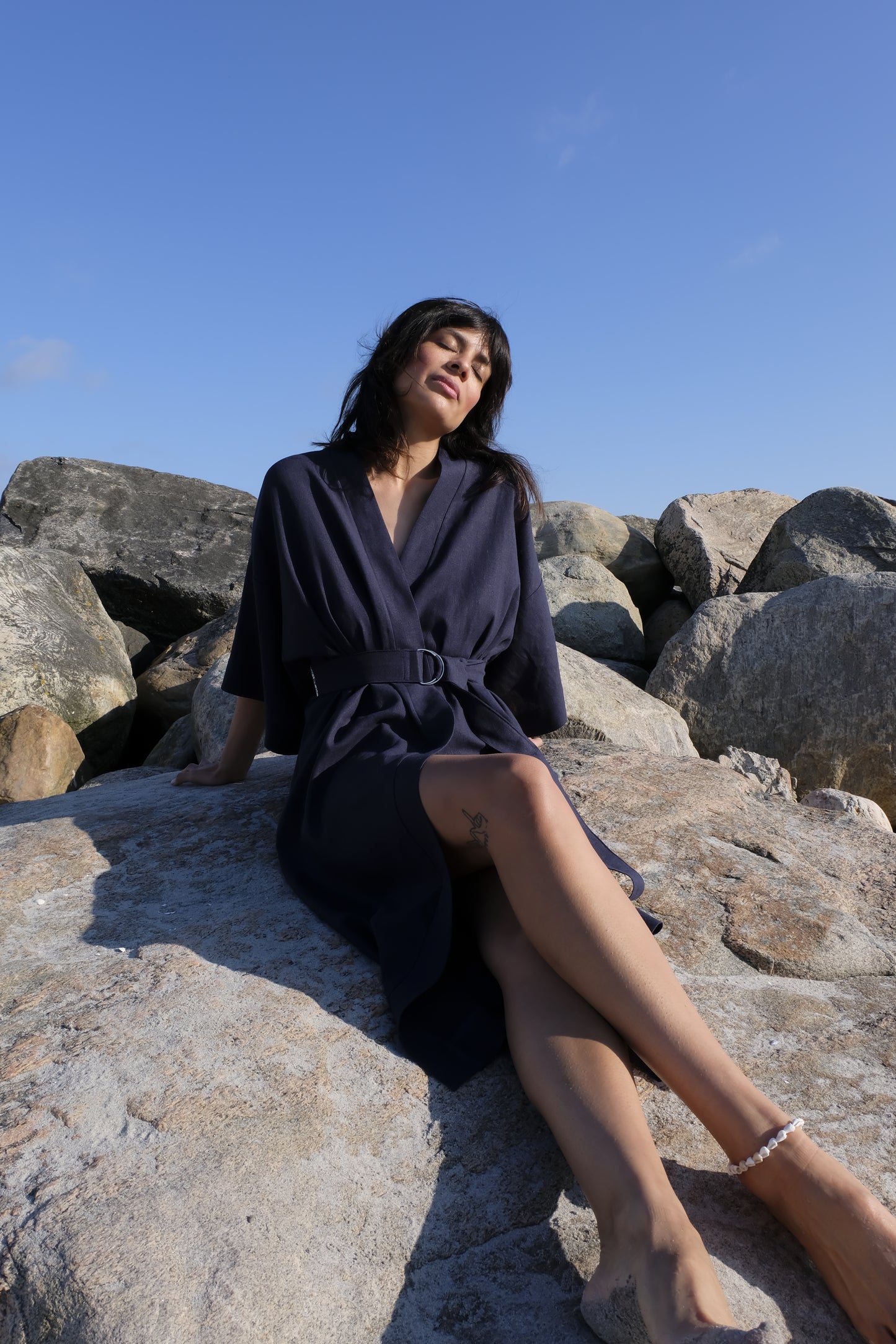 NAVY BLUE LINEN KIMONO
