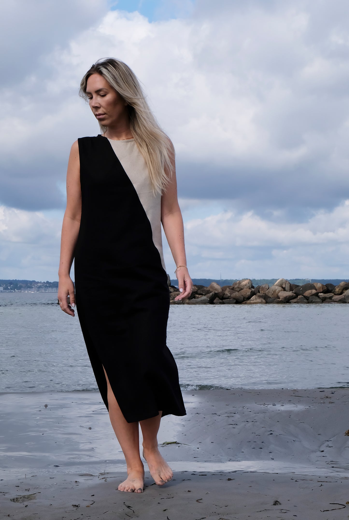COLOR BLOCKING MIDI SHIFT DRESS