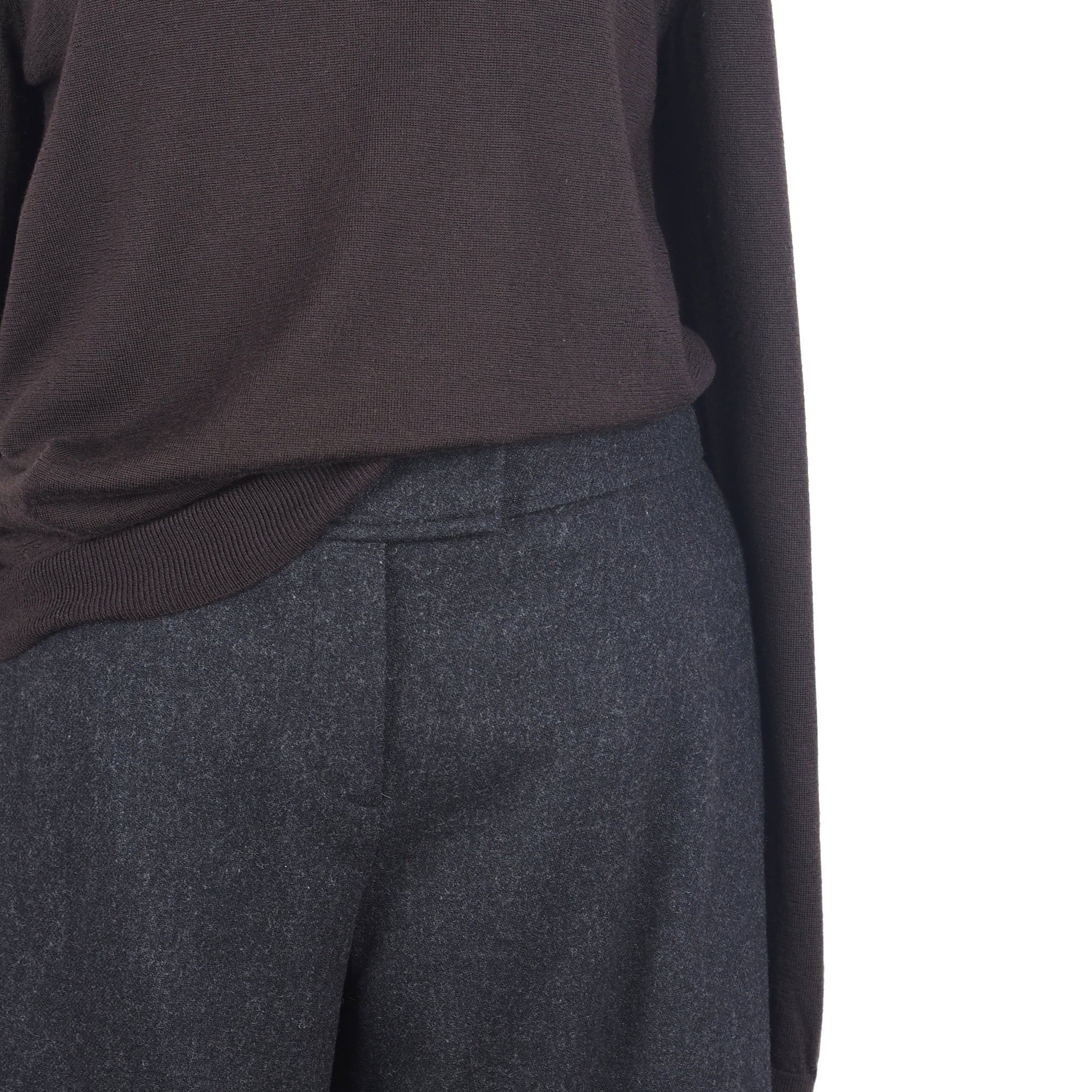 BROWN TURTLENECK SWEATER