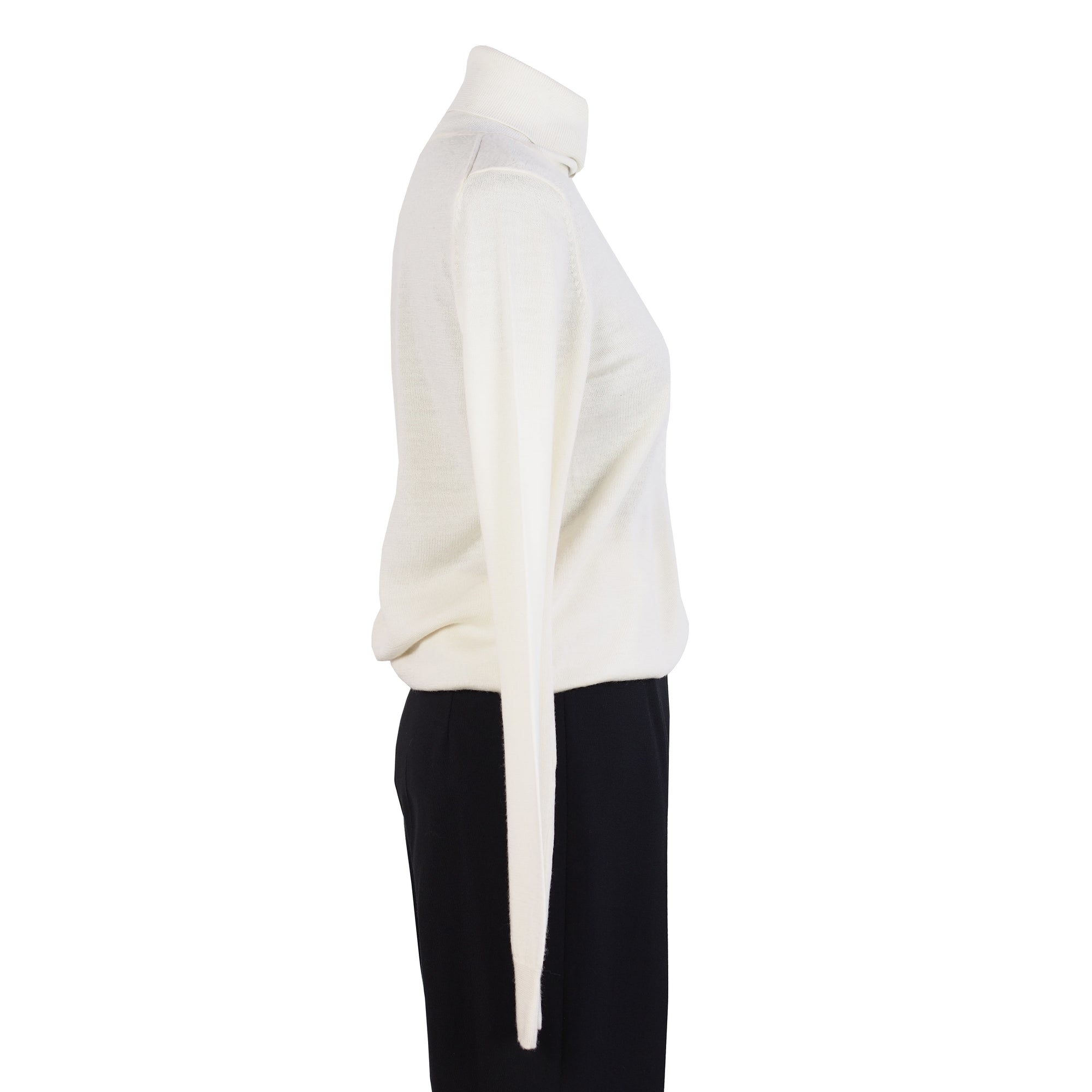 IVORY TURTLENECK SWEATER