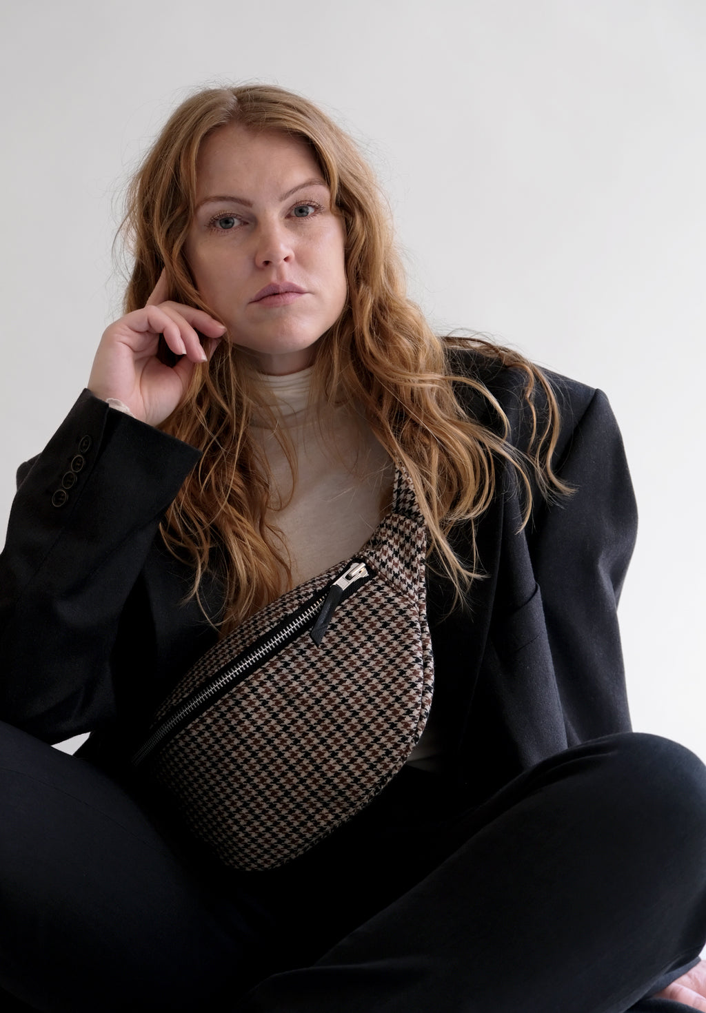 HOUNDSTOOTH TWEED BUM BAG