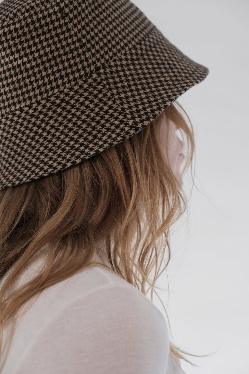 UPCYCLED HOUNDSTOOTH BUCKET HAT