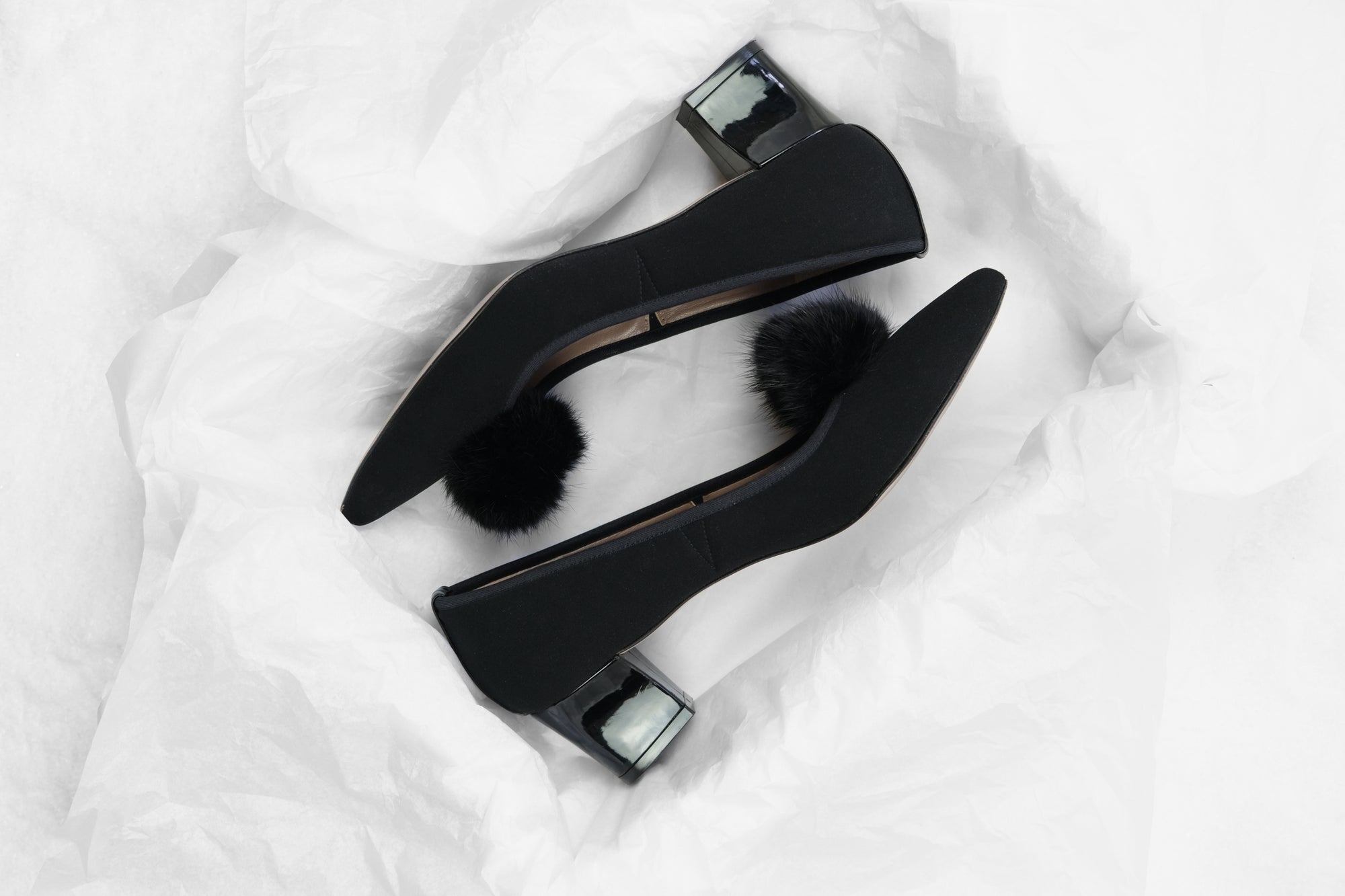 CLIP ON SHOE POM POMS