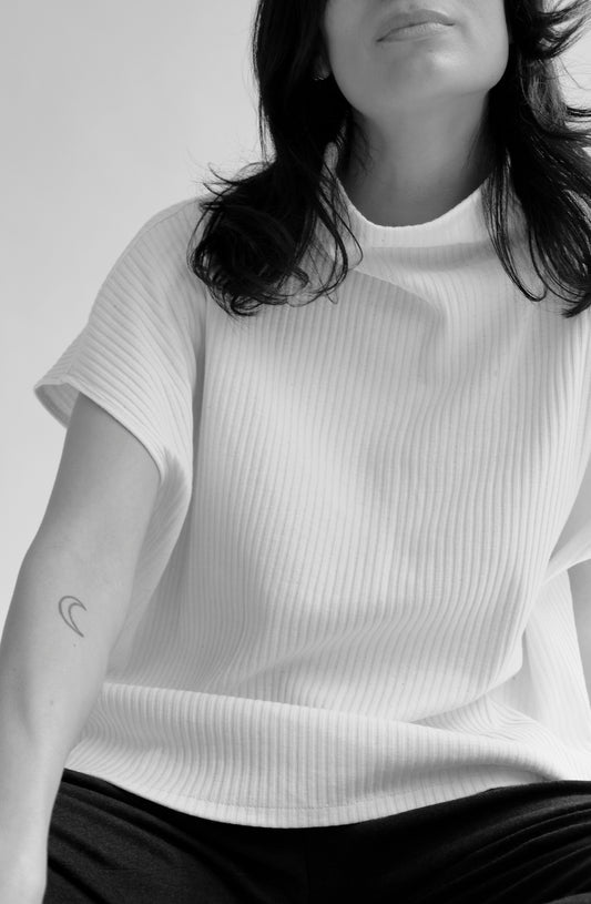 HIGH NECK T-SHIRT