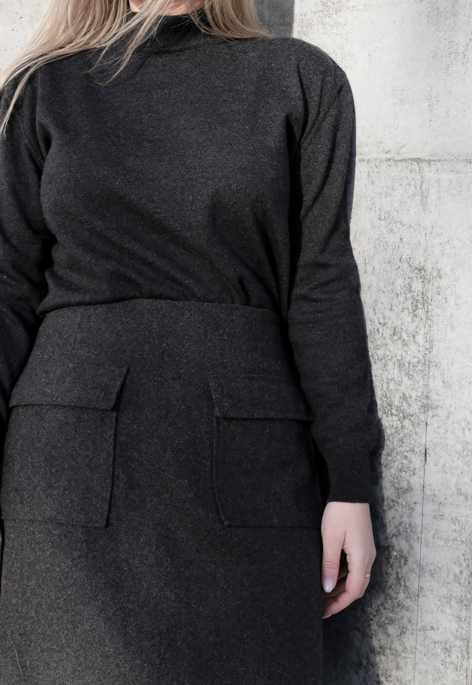 GREY PURE WOOL HIGH NECK SWEATER