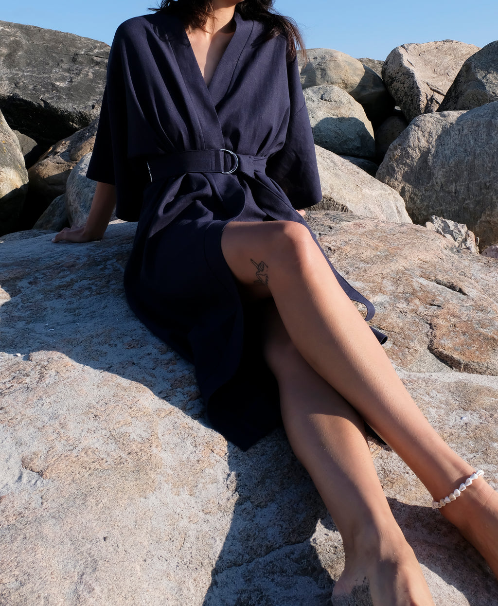 NAVY BLUE LINEN KIMONO