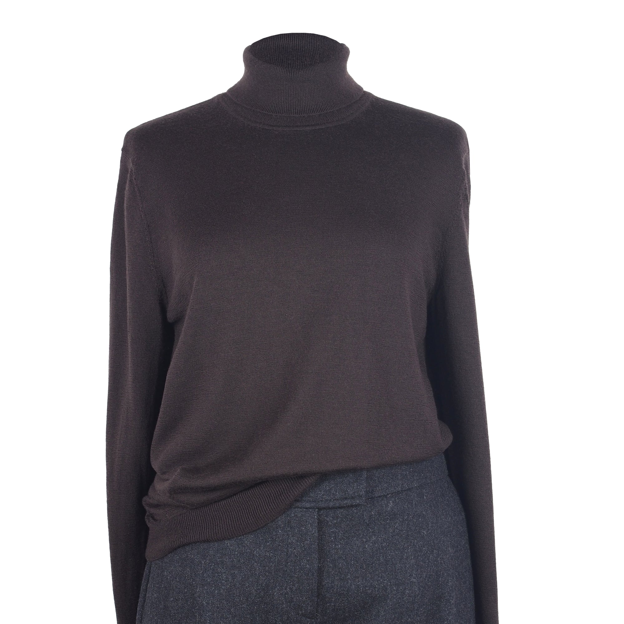 BROWN TURTLENECK SWEATER
