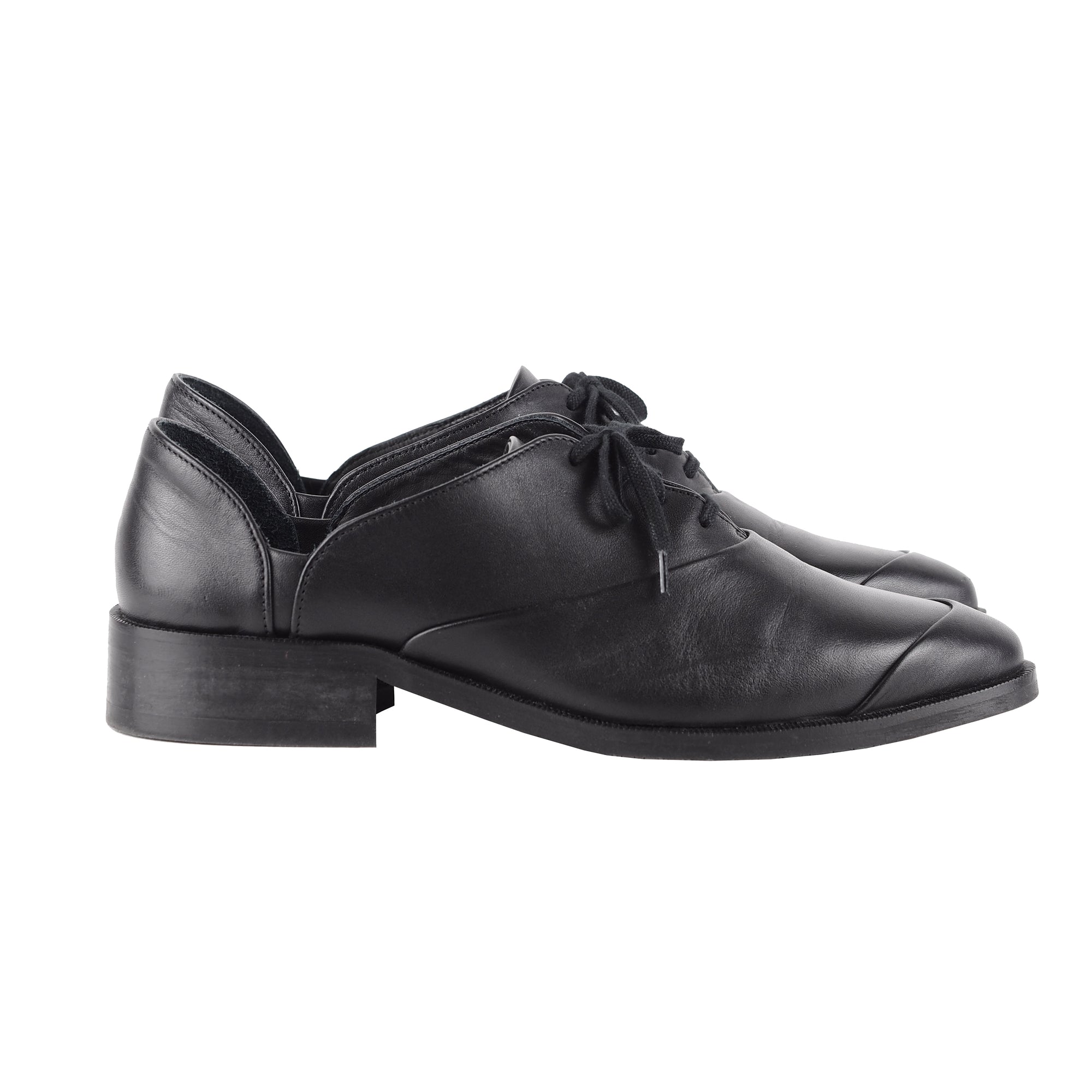 LACE UP LEATHER SHOES