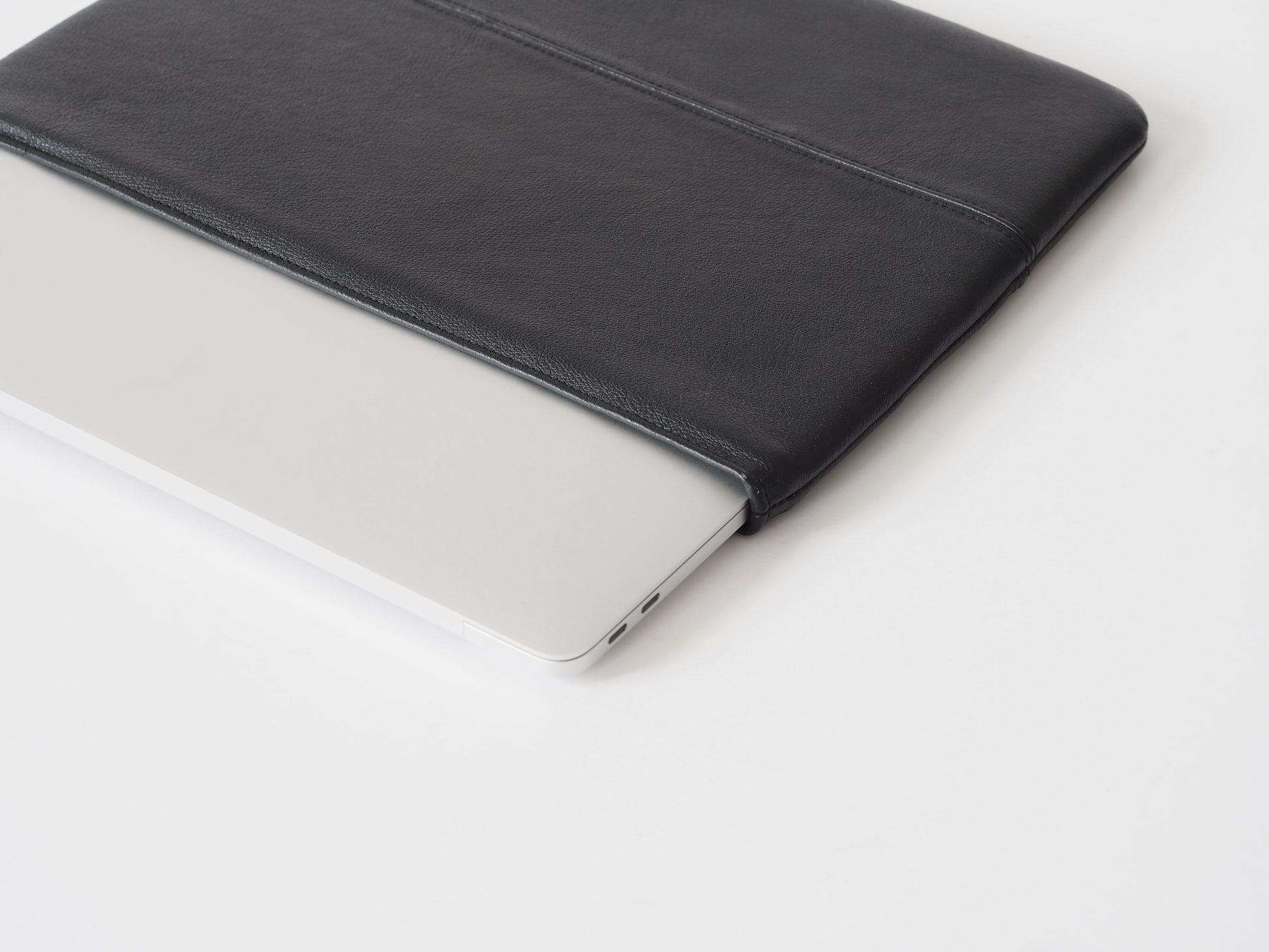 LAPTOP SLEEVE - CHRISTINA FISCHER